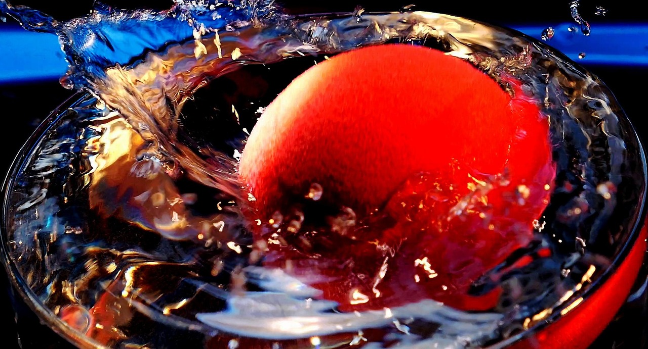 Water, fontaine, ball — Can You Play Daman Game Without Investment?